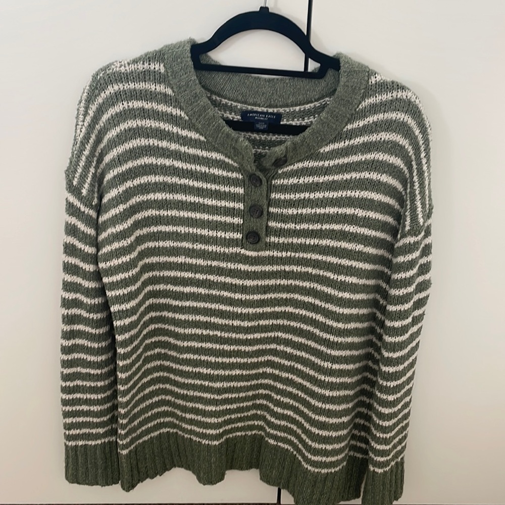 American eagle sweater